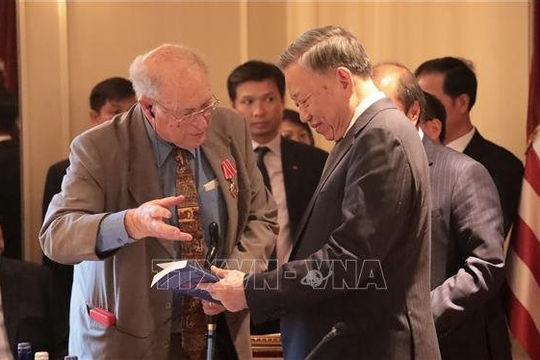 Tổng Bí thư, Chủ tịch nước Tô Lâm gặp gỡ lãnh đạo Đảng Cộng sản, tổ chức cánh tả và bạn bè Hoa Kỳ