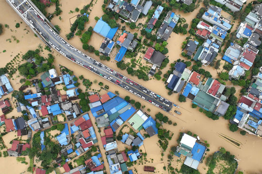 Kịp thời hỗ trợ người dân, doanh nghiệp phục hồi sản xuất, kinh doanh Kịp thời hỗ trợ người dân, doanh nghiệp phục hồi sản xuất, kinh doanh