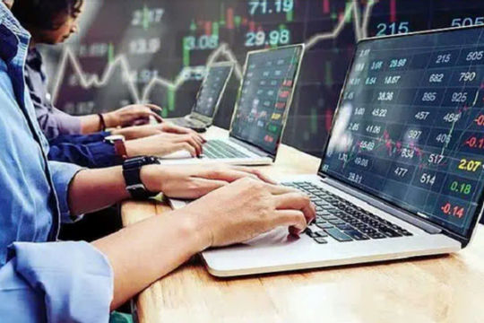 Giảm thiểu nguy cơ thao túng báo cáo tài chính trên thị trường chứng khoán 