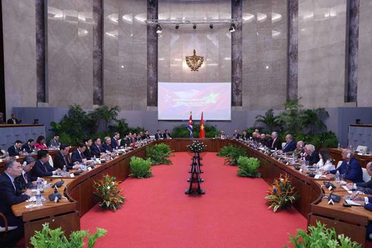 Tiếp tục phát triển mạnh mẽ mối quan hệ đoàn kết truyền thống, đặc biệt hữu nghị, hợp tác toàn diện Việt Nam - Cuba