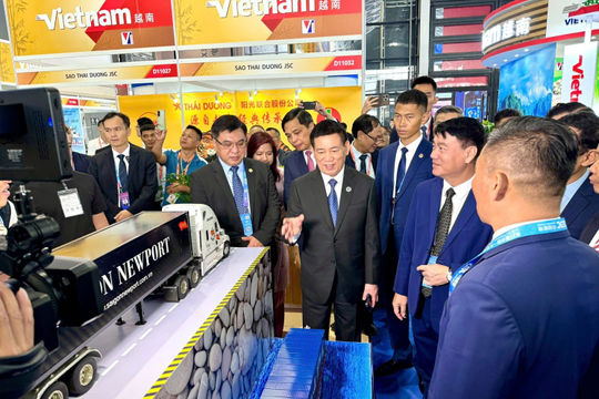 Việt Nam cùng ASEAN thúc đẩy giao thương với Trung Quốc