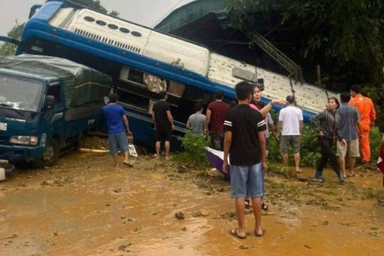 Triển khai ngay flycam để phát hiện nguy cơ sạt lở và có biện pháp phòng ngừa