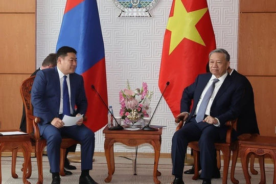"Chủ trương nhất quán của Việt Nam là coi trọng quan hệ hợp tác với Mông Cổ" "Chủ trương nhất quán của Việt Nam là coi trọng quan hệ hợp tác với Mông Cổ"