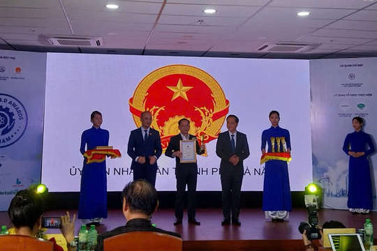 Đà Nẵng nhận giải thưởng “TOP tiêu biểu thực hiện công nghiệp 4.0” 