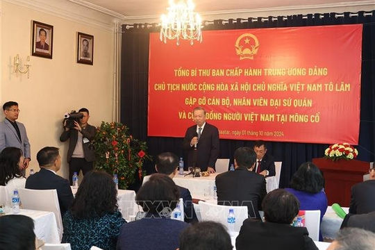 Tổng Bí thư, Chủ tịch nước gặp gỡ cộng đồng người Việt Nam tại Mông Cổ Tổng Bí thư, Chủ tịch nước gặp gỡ cộng đồng người Việt Nam tại Mông Cổ