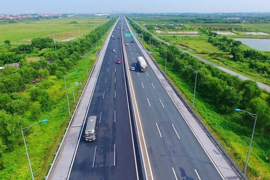 Cần cân nhắc một số quy định về thu phí sử dụng đường bộ cao tốc Cần cân nhắc một số quy định về thu phí sử dụng đường bộ cao tốc