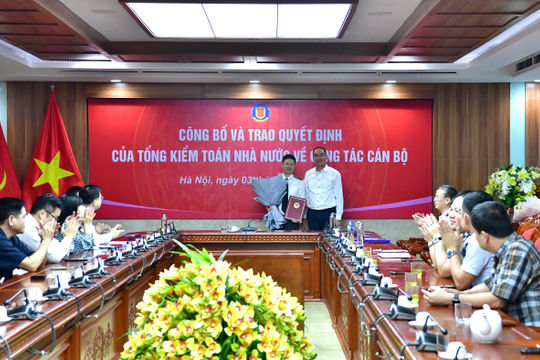 Trao Quyết định bổ nhiệm Phó Kiểm toán trưởng Kiểm toán nhà nước chuyên ngành VII Trao Quyết định bổ nhiệm Phó Kiểm toán trưởng Kiểm toán nhà nước chuyên ngành VII