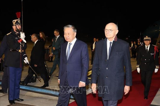 Tổng Bí thư, Chủ tịch nước Tô Lâm bắt đầu tham dự Hội nghị cấp cao Pháp ngữ lần thứ 19 và thăm chính thức Pháp