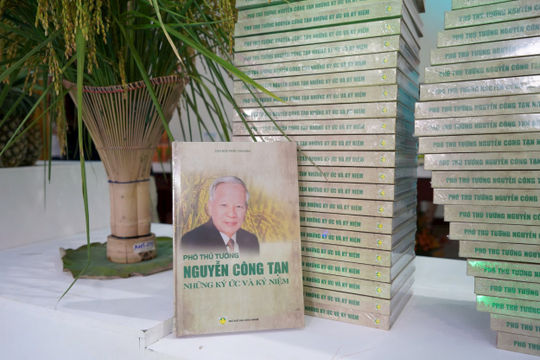 Ra mắt sách về cố Phó Thủ tướng Nguyễn Công Tạn với ngành nông nghiệp Ra mắt sách về cố Phó Thủ tướng Nguyễn Công Tạn với ngành nông nghiệp
