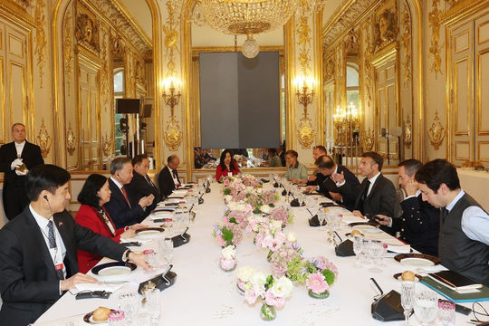 Củng cố vững chắc quan hệ giữa Việt Nam với Pháp và cộng đồng Pháp ngữ 