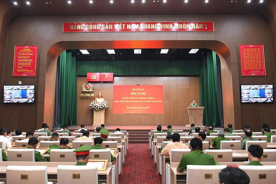 Công an nhân dân thực hiện quyết liệt, có hiệu quả công tác ứng phó và khắc phục hậu quả, thiệt hại của bão số 3 Công an nhân dân thực hiện quyết liệt, có hiệu quả công tác ứng phó và khắc phục hậu quả, thiệt hại của bão số 3