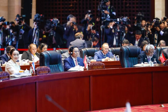 ASEAN và các Đối tác Hội nghị Cấp cao Đông Á thúc đẩy đối thoại, hợp tác và xây dựng lòng tin chiến lược ASEAN và các Đối tác Hội nghị Cấp cao Đông Á thúc đẩy đối thoại, hợp tác và xây dựng lòng tin chiến lược