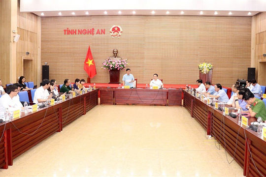 Nghệ An: Tập trung giải quyết dứt điểm các kiến nghị xác đáng của cử tri trước Kỳ họp thứ 8 Nghệ An: Tập trung giải quyết dứt điểm các kiến nghị xác đáng của cử tri trước Kỳ họp thứ 8