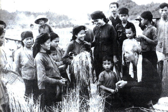 Vận dụng tư tưởng Hồ Chí Minh về công tác dân vận trong kỷ nguyên mới