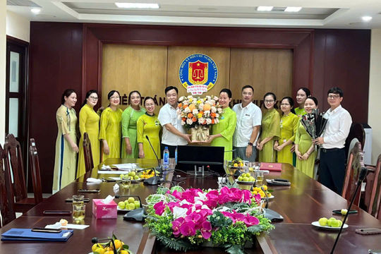 Chị em phụ nữ có nhiều đóng góp cho sự phát triển vững mạnh của KTNN khu vực XII