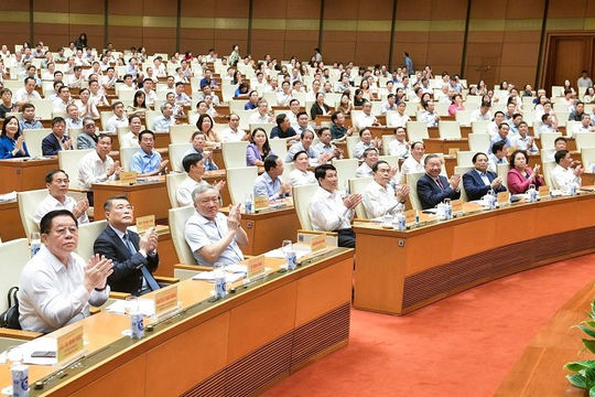 Hội nghị toàn quốc quán triệt, triển khai thực hiện Nghị quyết Hội nghị lần thứ mười Ban Chấp hành Trung ương Đảng khóa XIII Hội nghị toàn quốc quán triệt, triển khai thực hiện Nghị quyết Hội nghị lần thứ mười Ban Chấp hành Trung ương Đảng khóa XIII