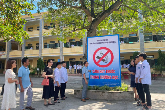 Nâng cao nhận thức của người dân Thái Bình về tác hại của thuốc lá