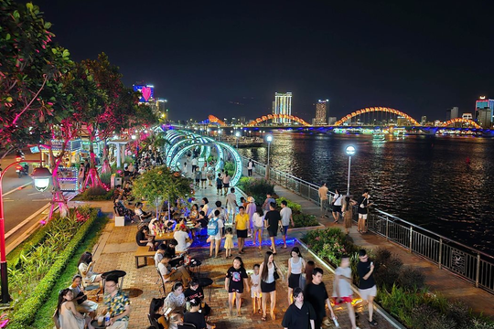 Đà Nẵng: Doanh thu lưu trú, ăn uống, lữ hành 9 tháng tăng 26% so với cùng kỳ  Đà Nẵng: Doanh thu lưu trú, ăn uống, lữ hành 9 tháng tăng 26% so với cùng kỳ