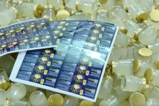 Quản lý thị trường Hà Nội: Tạm giữ hơn 93.000 hũ yến chưng không rõ nguồn gốc