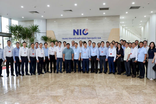 Cán bộ quy hoạch Ủy viên Trung ương Đảng khóa XIV khảo sát thực tế tại Trung tâm Đổi mới sáng tạo Quốc gia