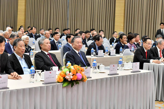 Phát huy thành tựu đối ngoại, không ngừng nâng cao vị thế, uy tín quốc tế của đất nước