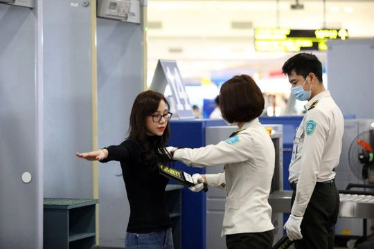 Kiểm tra việc thực hiện các quy định về an ninh hàng không tại các doanh nghiệp hàng không