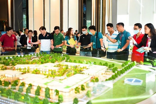 Lý giải thực hư chuyện môi giới “thổi giá” bất động sản
