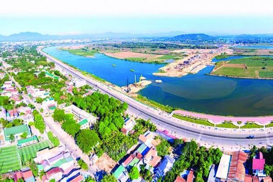 Quảng Ngãi ưu tiên các dự án kết cấu hạ tầng tạo sức lan tỏa lớn, kết nối liên vùng