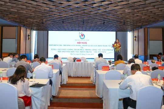 Áp dụng hiệu quả chính sách, pháp luật về Hội và công tác báo chí Áp dụng hiệu quả chính sách, pháp luật về Hội và công tác báo chí