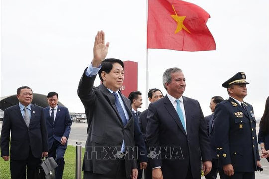 Chủ tịch nước Lương Cường đến Lima, bắt đầu chuyến thăm chính thức Peru và tham dự Tuần lễ Cấp cao APEC Chủ tịch nước Lương Cường đến Lima, bắt đầu chuyến thăm chính thức Peru và tham dự Tuần lễ Cấp cao APEC