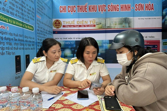 Phú Yên: Phấn đấu 100% người nộp thuế là cá nhân sử dụng eTax Mobile Phú Yên: Phấn đấu 100% người nộp thuế là cá nhân sử dụng eTax Mobile