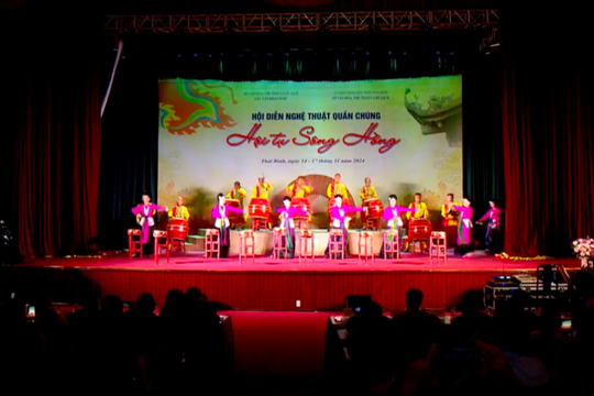 "Hội tụ sông Hồng" tôn vinh giá trị nghệ thuật chèo "Hội tụ sông Hồng" tôn vinh giá trị nghệ thuật chèo
