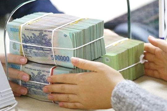 Tiền gửi tiếp tục chảy mạnh vào hệ thống ngân hàng Tiền gửi tiếp tục chảy mạnh vào hệ thống ngân hàng