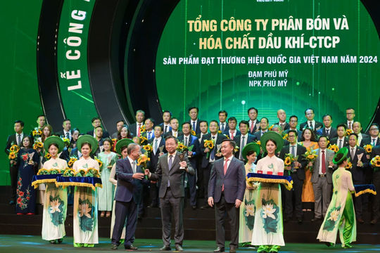 PVFCCo 6 lần liên tiếp đạt “Thương hiệu Quốc gia” PVFCCo 6 lần liên tiếp đạt “Thương hiệu Quốc gia”