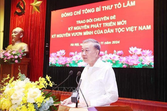 Tổng Bí thư trao đổi chuyên đề 'Kỷ nguyên phát triển mới - Kỷ nguyên vươn mình của dân tộc Việt Nam'