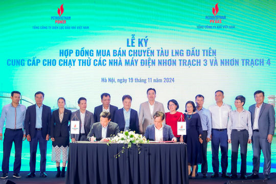 PV GAS và PV Power ký hợp đồng mua bán chuyến tàu LNG đầu tiên  PV GAS và PV Power ký hợp đồng mua bán chuyến tàu LNG đầu tiên