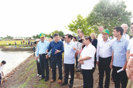 Để người nông dân thực sự trở thành chủ thể, trung tâm của sự phát triển