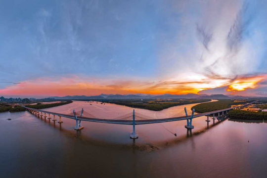 Triển khai hiệu quả ba đột phá chiến lược