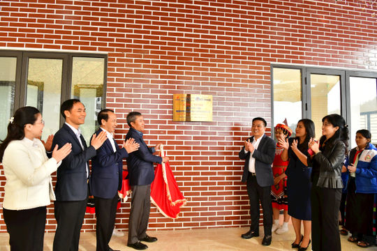 Khánh thành công trình thanh niên xây dựng nhà nội trú 3 tầng tại huyện Xín Mần, tỉnh Hà Giang Khánh thành công trình thanh niên xây dựng nhà nội trú 3 tầng tại huyện Xín Mần, tỉnh Hà Giang