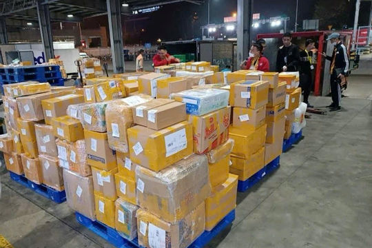 Đề xuất thu thuế giá trị gia tăng với hàng nhập khẩu giá trị nhỏ qua chuyển phát nhanh Đề xuất thu thuế giá trị gia tăng với hàng nhập khẩu giá trị nhỏ qua chuyển phát nhanh