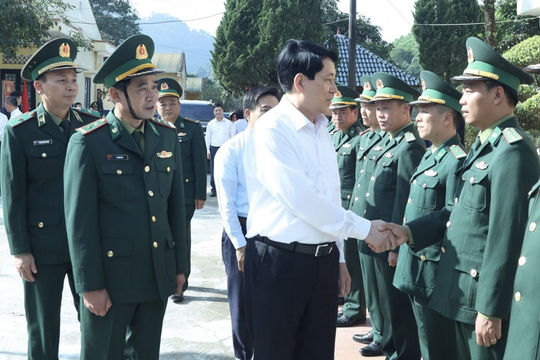 Chủ tịch nước Lương Cường thăm Đồn Biên phòng Bát Mọt  Chủ tịch nước Lương Cường thăm Đồn Biên phòng Bát Mọt