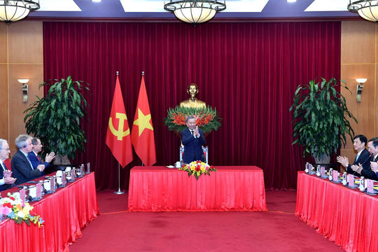 Đưa Việt Nam trở thành quốc gia tiên phong về khoa học - công nghệ và đổi mới sáng tạo 