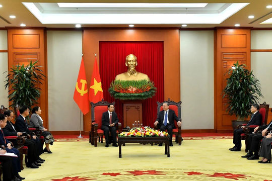 Không ngừng vun đắp mối quan hệ đoàn kết đặc biệt Việt Nam - Lào