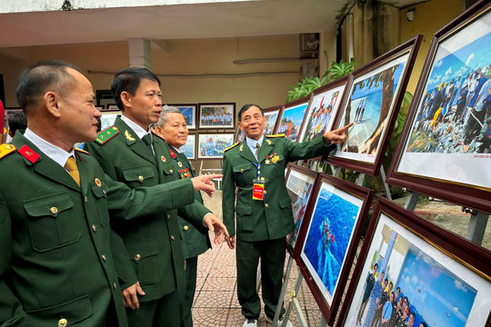 Phát huy truyền thống Bộ đội Cụ Hồ: Trung thành - Đoàn kết - Gương mẫu - Đổi mới