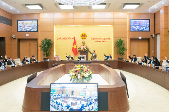 Thúc đẩy phát triển kinh tế báo chí Thúc đẩy phát triển kinh tế báo chí