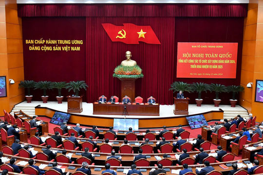 Tinh gọn là giúp bộ máy hoạt động trơn tru, ít người nhưng vẫn hoàn thành tốt nhiệm vụ