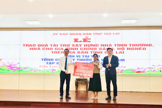 Vinachem trao tặng 15 căn nhà tình nghĩa cho huyện Chư Sê - Gia Lai