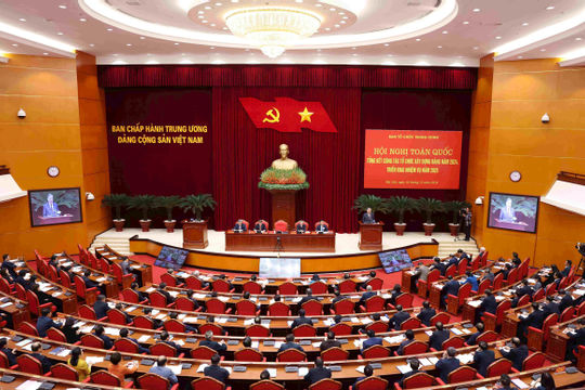 Chất lượng của cán bộ là yếu tố quyết định