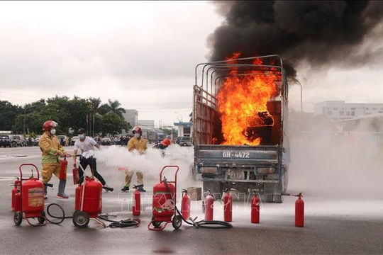Cấp bách phòng cháy, chữa cháy tại các cơ sở có nguy hiểm về cháy, nổ, địa điểm tập trung đông người dịp Tết