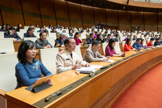 Cấm thuốc lá điện tử và bài toán thực thi